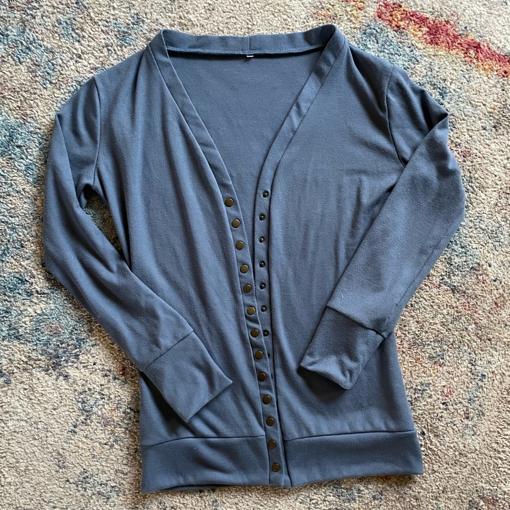 Thrift vintage blue snap cardigan